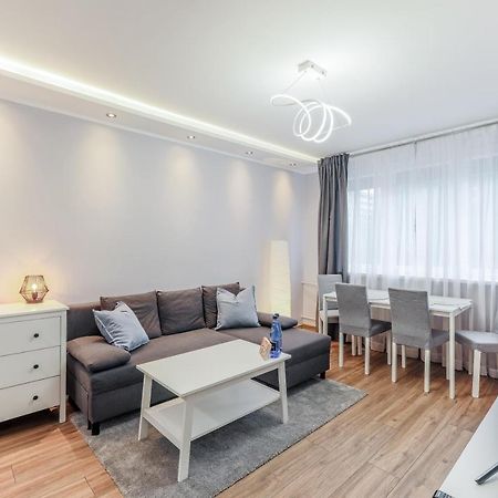 Ap Apartments Piastowska Gdansk Bagian luar foto